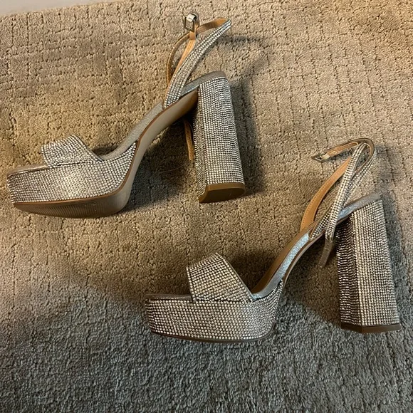 Steve Madden Lessa Rhinestone Block Heel Sandal  - 9 - Picture 5 of 7